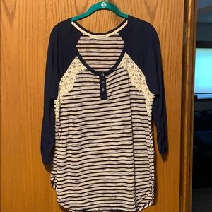 Quarter long sleeve blouse